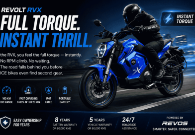 Revolt RVX India में हुई लॉन्च – अब Fast Charging, Portable Battery, 160 Km IDC Range और 8 साल तक Battery Warranty के साथ 5 Blue Revolt RVX electric motorcycle with 160 Km IDC range, fast charging, portable battery and 8-year battery warranty